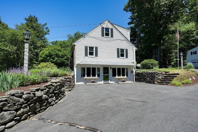 42 Ball St, Northborough, MA 01532