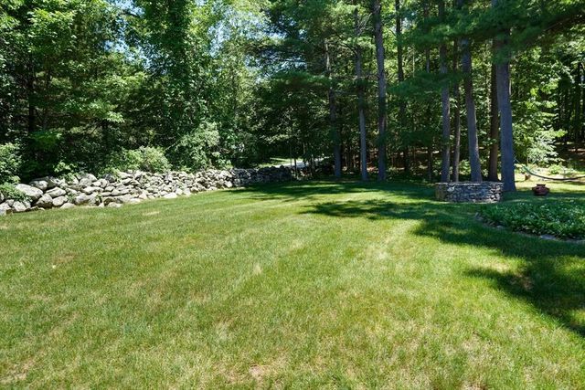 42 Ball St, Northborough, MA 01532