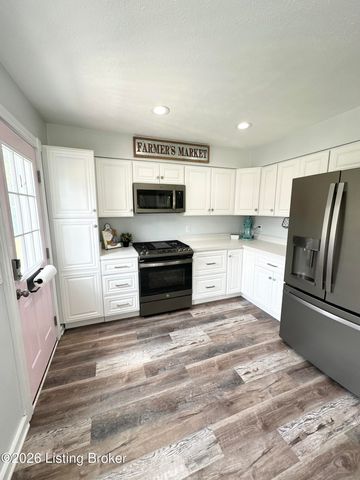 3310 Acacia Ave, Shepherdsville, KY 40165