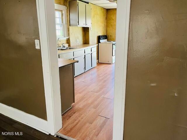1327 Waverly Avenue, Toledo, OH 43607