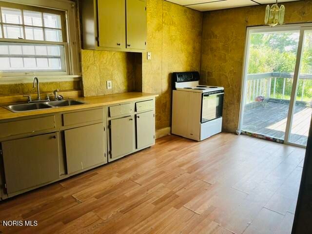 1327 Waverly Avenue, Toledo, OH 43607