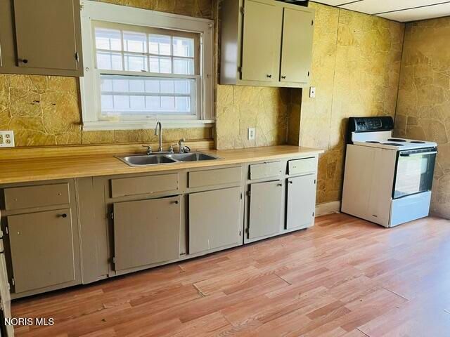 1327 Waverly Avenue, Toledo, OH 43607