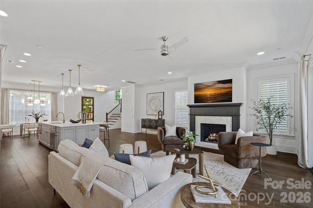 2023 Lynnwood Drive, Charlotte, NC 28209