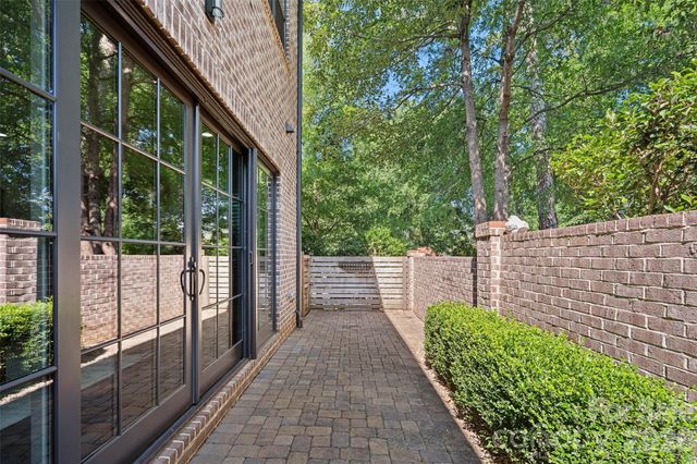2023 Lynnwood Drive, Charlotte, NC 28209