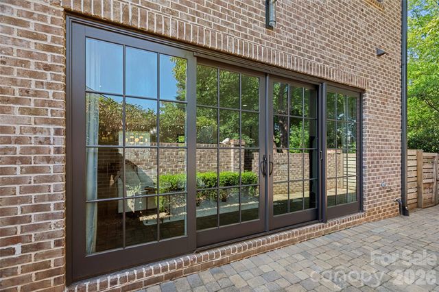 2023 Lynnwood Drive, Charlotte, NC 28209