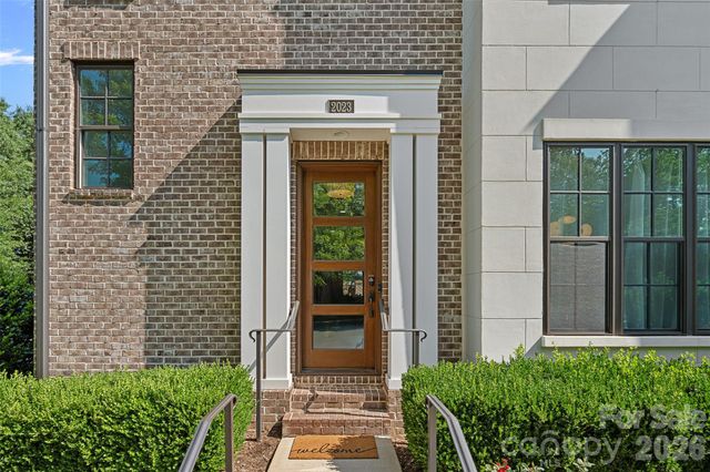 2023 Lynnwood Drive, Charlotte, NC 28209