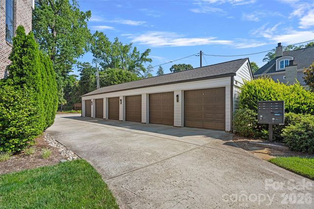 2023 Lynnwood Drive, Charlotte, NC 28209
