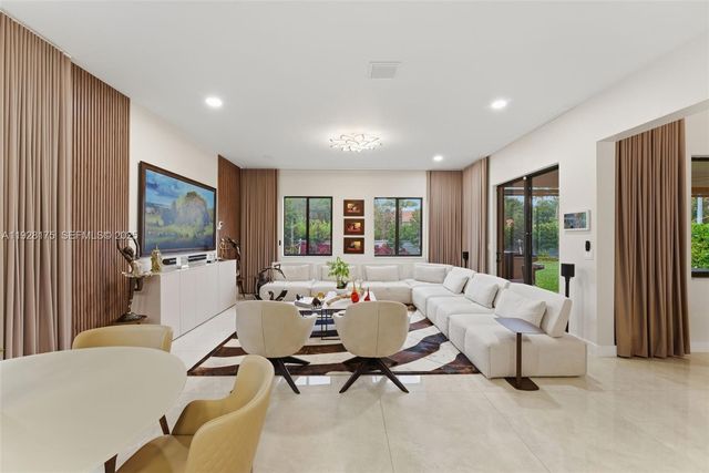 12070 SW 83rd Pl, Miami, FL 33156