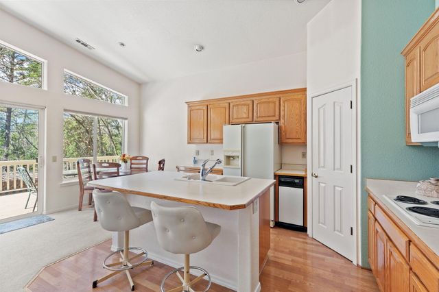 260 Highwood Lane, Grants Pass, OR 97527