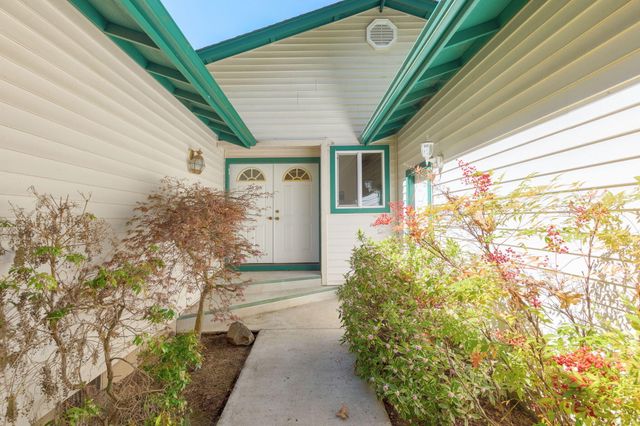 260 Highwood Lane, Grants Pass, OR 97527