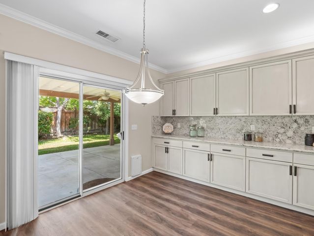 2222 Carson Avenue, Clovis, CA 93611