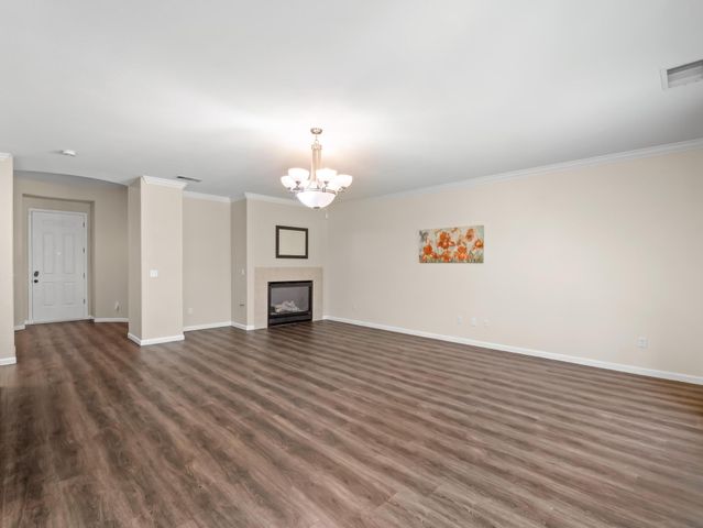 2222 Carson Avenue, Clovis, CA 93611