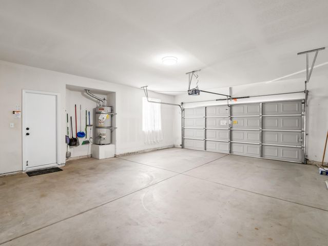 2222 Carson Avenue, Clovis, CA 93611