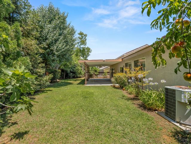 2222 Carson Avenue, Clovis, CA 93611