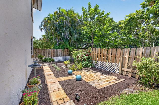 17667 Pine Needle Terrace, Boca Raton, FL 33487