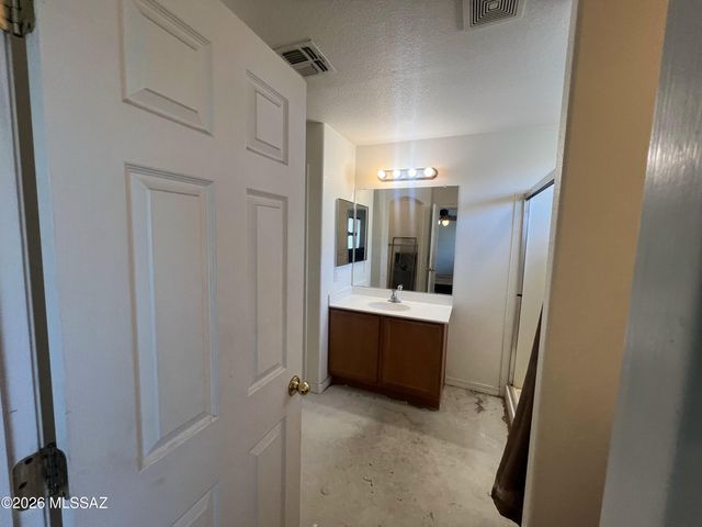224 E Camino Del Pinsapo, Sahuarita, AZ 85629