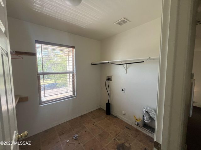 224 E Camino Del Pinsapo, Sahuarita, AZ 85629