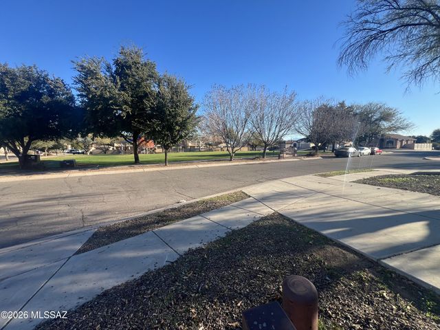 224 E Camino Del Pinsapo, Sahuarita, AZ 85629