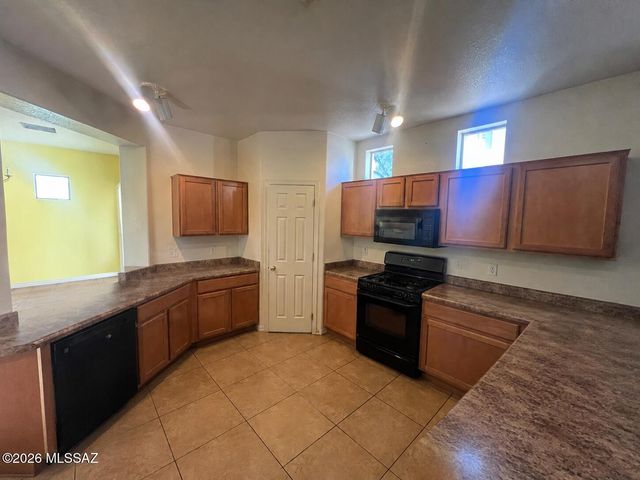 224 E Camino Del Pinsapo, Sahuarita, AZ 85629