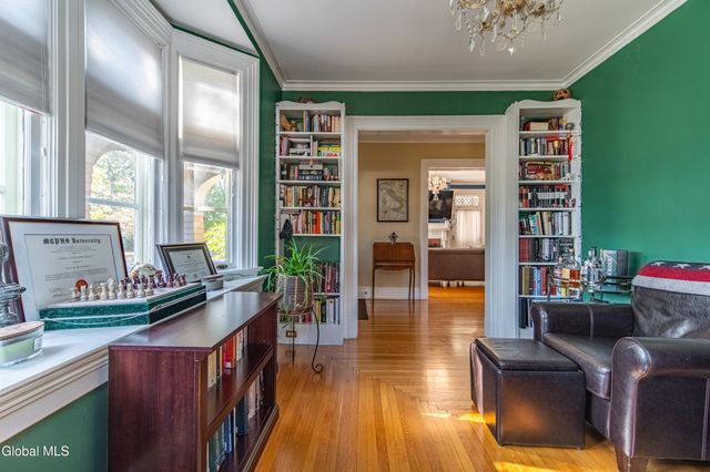 1033 Waverly Place, Schenectady, NY 12308