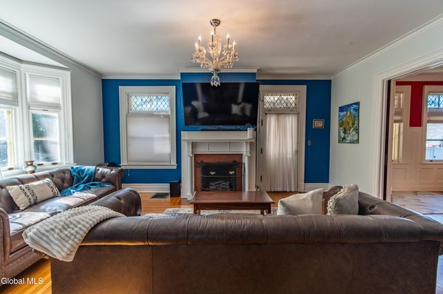 1033 Waverly Place, Schenectady, NY 12308