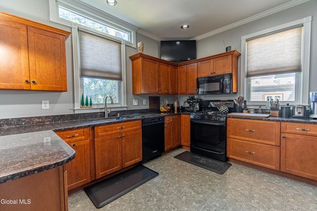 1033 Waverly Place, Schenectady, NY 12308