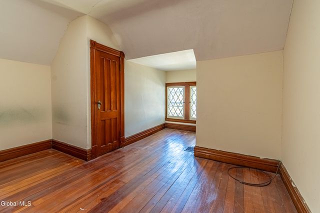 1033 Waverly Place, Schenectady, NY 12308