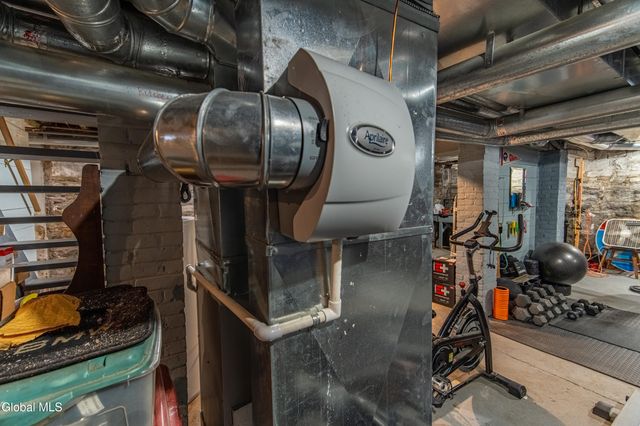 1033 Waverly Place, Schenectady, NY 12308