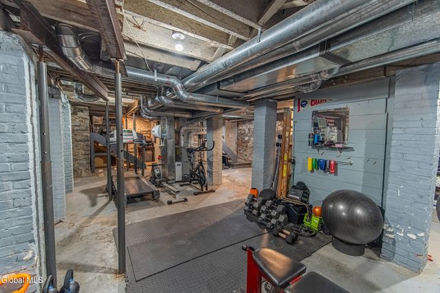 1033 Waverly Place, Schenectady, NY 12308