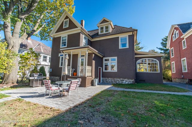 1033 Waverly Place, Schenectady, NY 12308