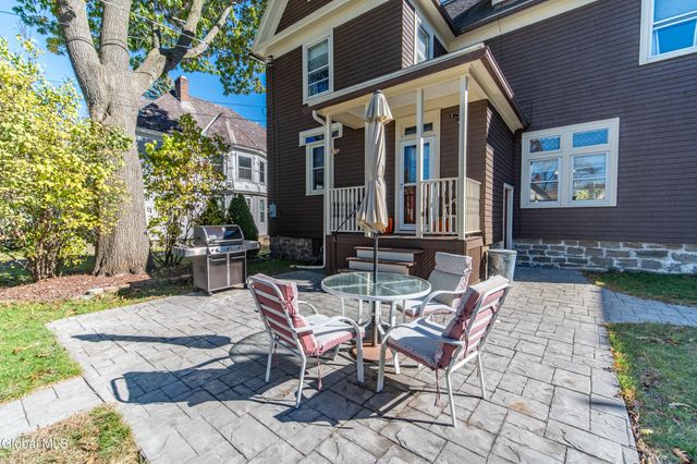 1033 Waverly Place, Schenectady, NY 12308