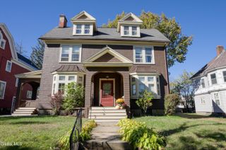 1033 Waverly Place, Schenectady, NY 12308