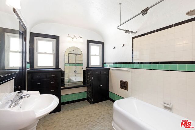 6620 W 6th Street, Los Angeles, CA 90048