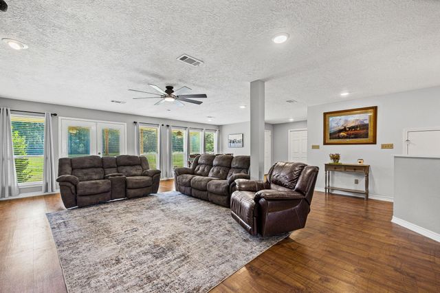 245 Alabama Point, Livingston, TX 77351