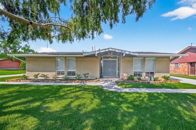 3810 Marlin Lane, La Porte, TX 77571