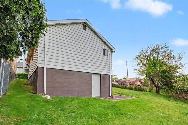 218 Vine Street, Homestead, PA 15120