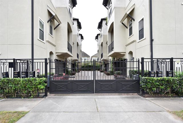 5813A Kiam Street, Houston, TX 77007
