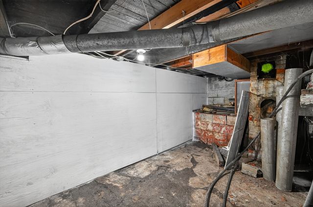 306 NW 2nd Street, Melcher Dallas, IA 50163