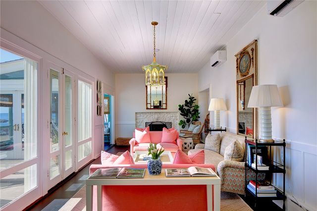 6 Price's Cove Avenue, Newport, RI 02840