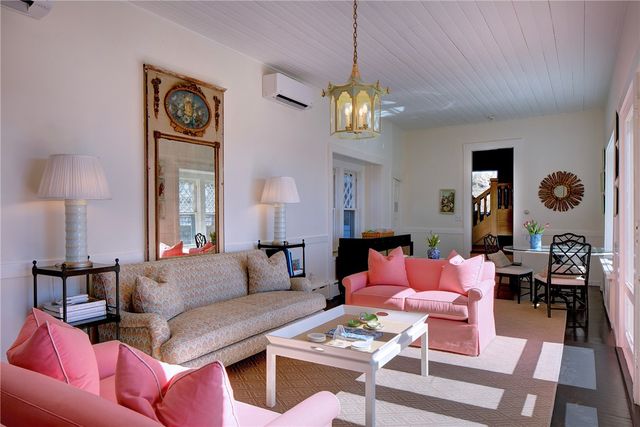 6 Price's Cove Avenue, Newport, RI 02840