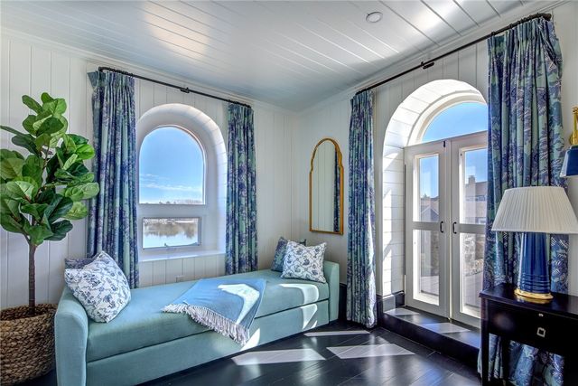 6 Price's Cove Avenue, Newport, RI 02840