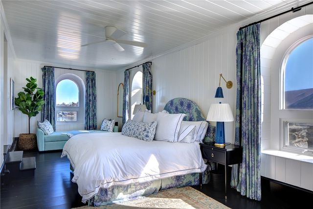 6 Price's Cove Avenue, Newport, RI 02840