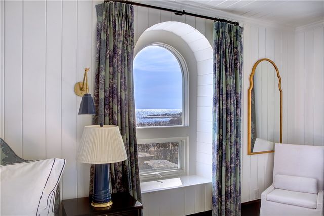 6 Price's Cove Avenue, Newport, RI 02840