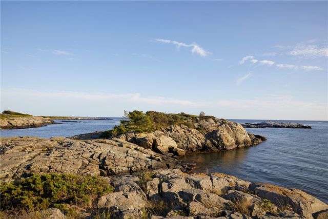 6 Price's Cove Avenue, Newport, RI 02840