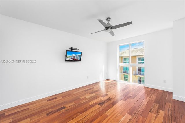 7270 SW 88th St B519, Miami, FL 33156
