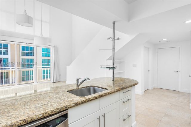 7270 SW 88th St B519, Miami, FL 33156