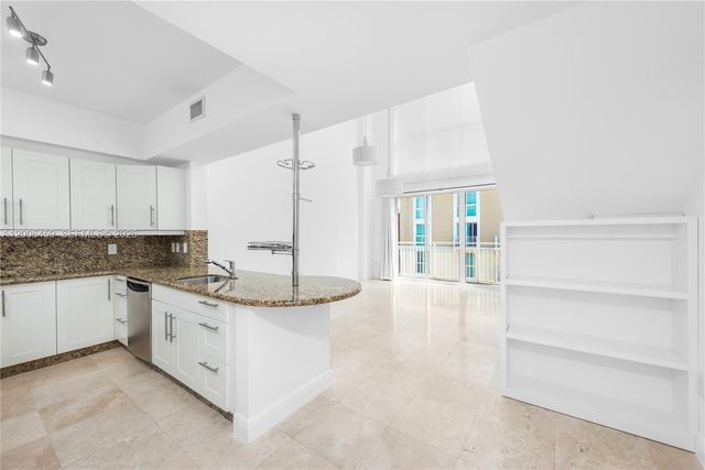 7270 SW 88th St B519, Miami, FL 33156
