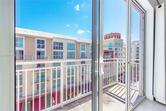 7270 SW 88th St B519, Miami, FL 33156