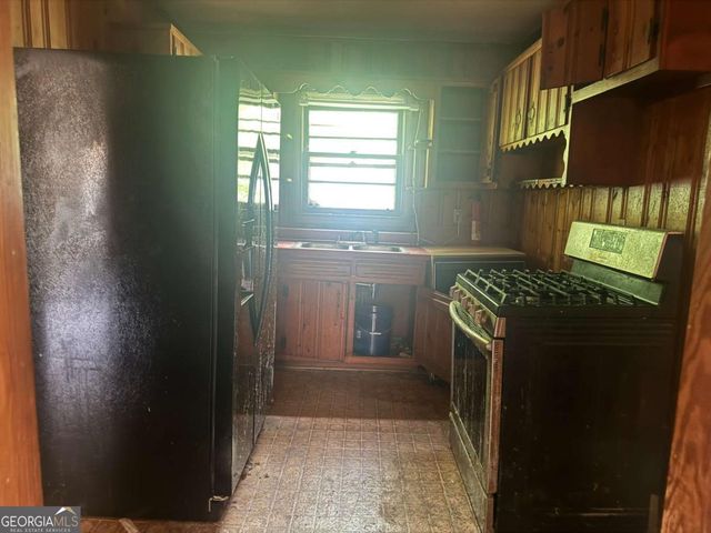 950 Dale Drive SW, Mableton, GA 30126