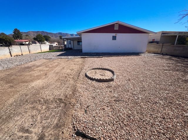 1229 Kirby Street NE, Albuquerque, NM 87112